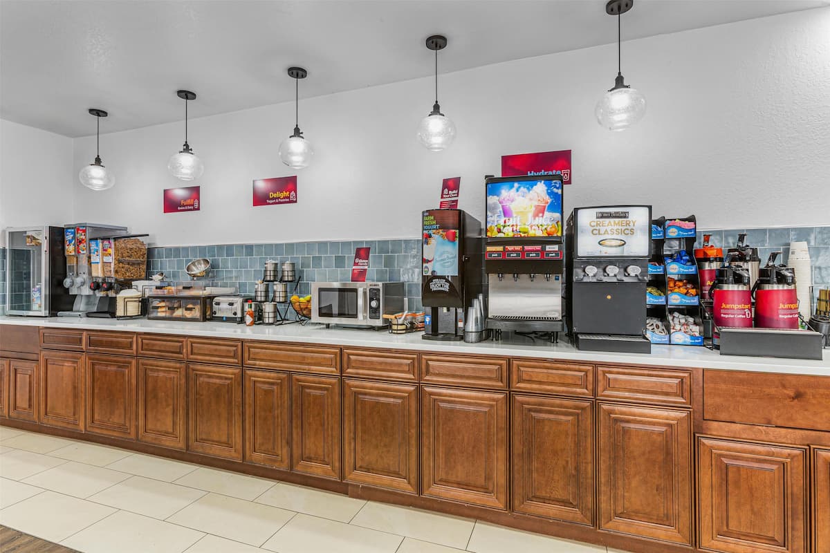 free daily full breakfast