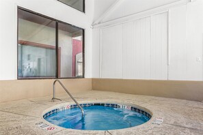 Indoor pool - Best Western Plus Ruidoso Inn (Ruidoso)