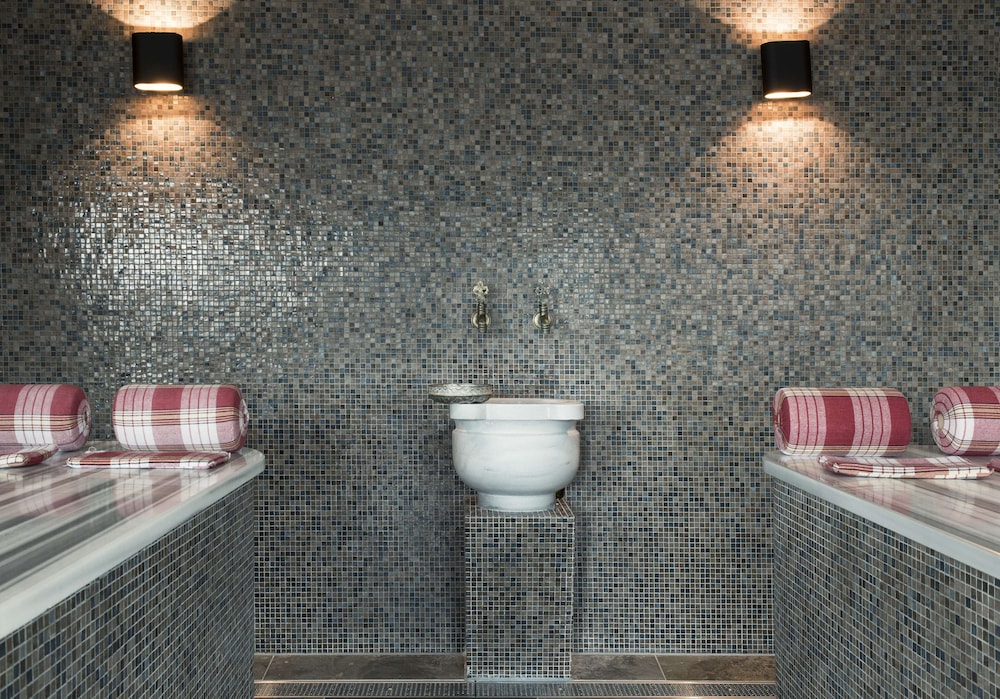 Haven Hotel Rotterdam, Curio Collection by Hilton by null