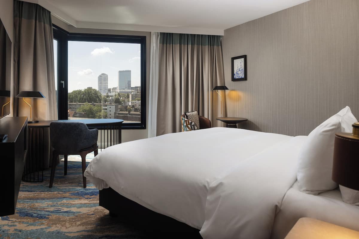 Chambre, 1 très grand lit (City XL) | Literie de qualité supérieure, minibar, coffres-forts dans les chambres