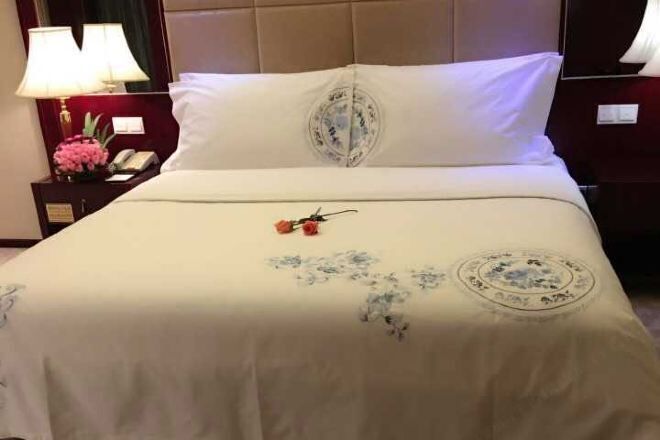 Minibar, in-room safe, cots/infant beds, alarm clocks