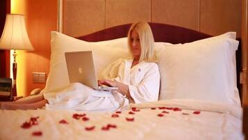 Minibar, két bảo mật tại phòng, nôi/giường cho trẻ sơ sinh