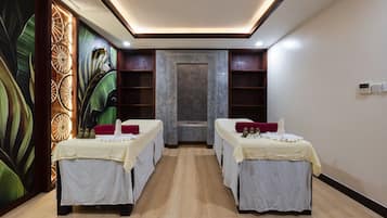 Salas de tratamiento para parejas, sauna y tratamientos corporales