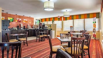 Bao gồm bữa sáng buffet hàng ngày