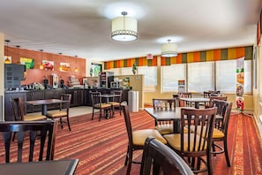 Tägliches inbegriffenes Frühstücksbuffet