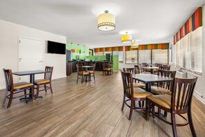 Free daily buffet breakfast