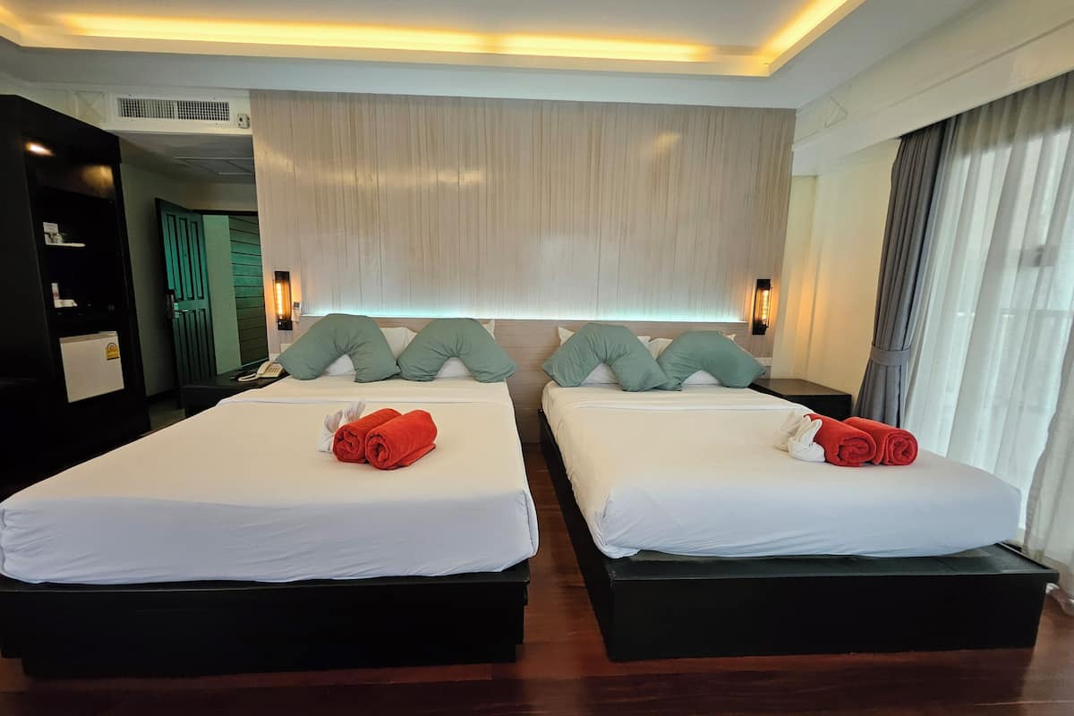 Deluxe Chalet with Garden View Triple