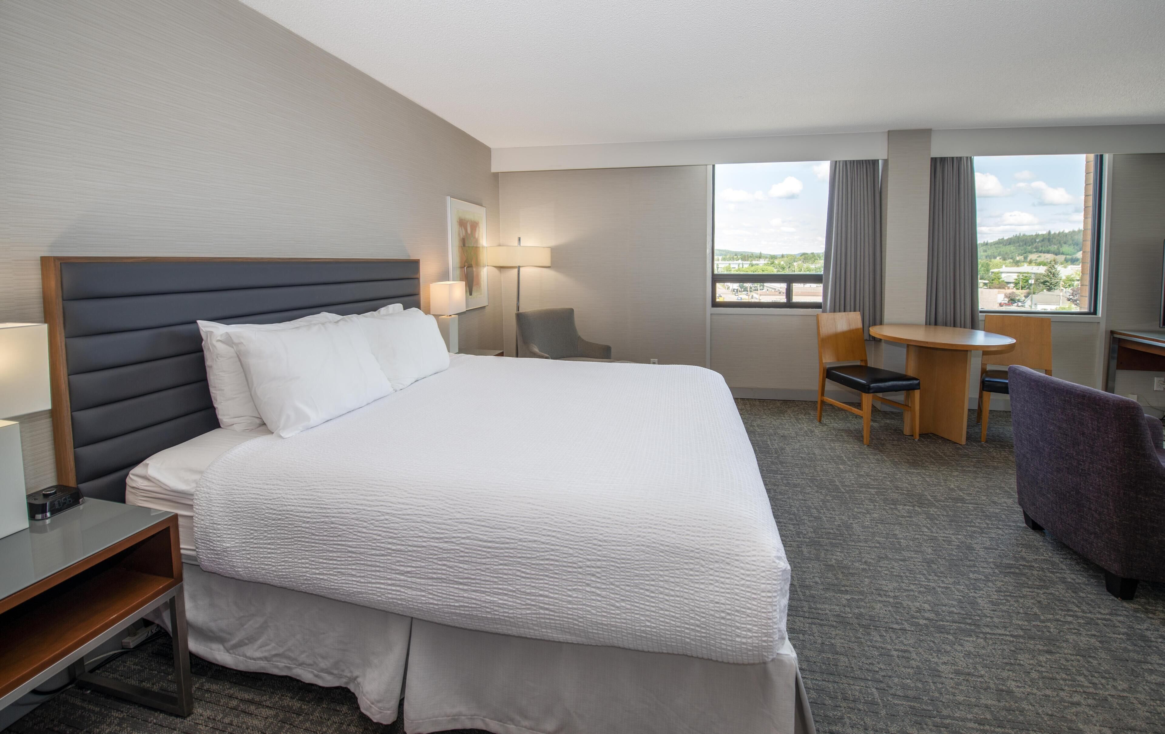 Junior Suite, 1 King Bed (Coast Premium King Junior Suite) | Premium bedding, down duvets, in-room safe, desk