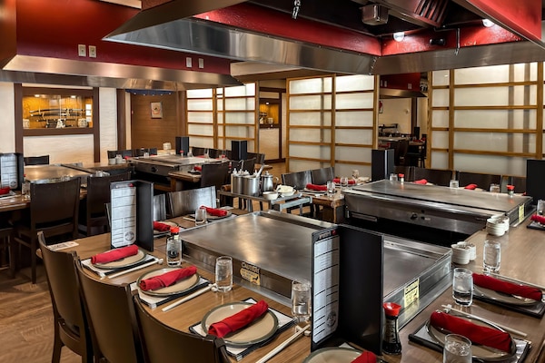 2 Restaurants; Frühstück und Abendessen werden serviert