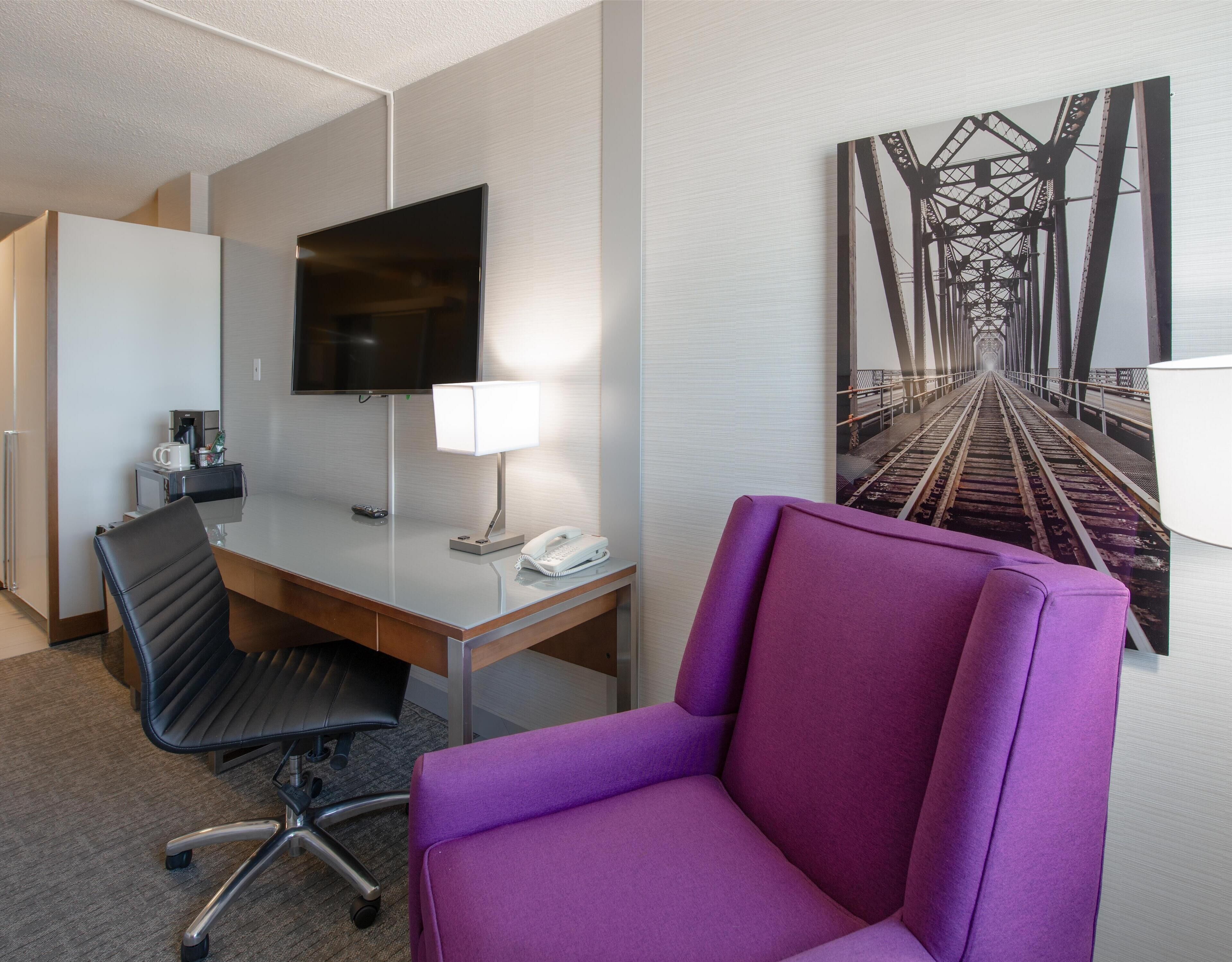 room, 1 king bed (coast king - not pet friendly) | premium bedding, down duvets, in-room safe, desk