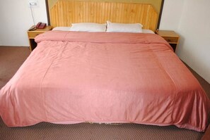 Deluxe Room | Premium bedding, in-room safe, rollaway beds, free WiFi - Hotel Hadimba Way (Manali)