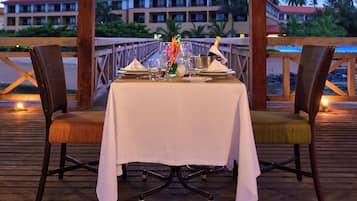 International cuisine, pool views