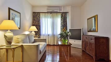 Suite | Minibar, in-room safe, WiFi (free)