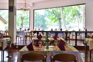 Restaurant - Miramar São Tom é (São Tomé)