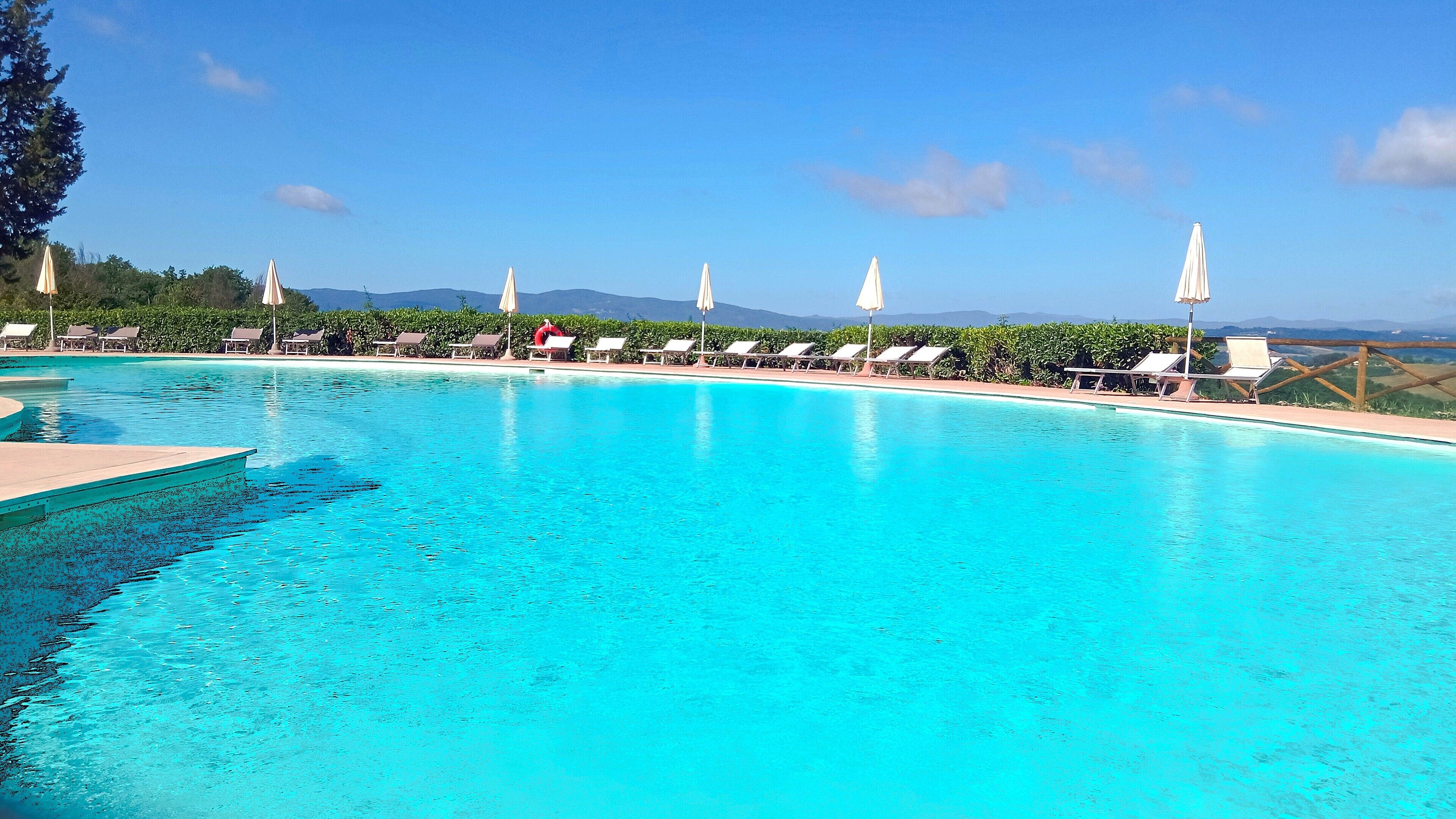 Piscine couverte, piscine extérieure (ouverte en saison)