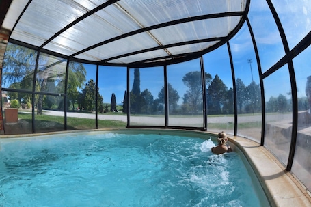 Bañera de hidromasaje interior