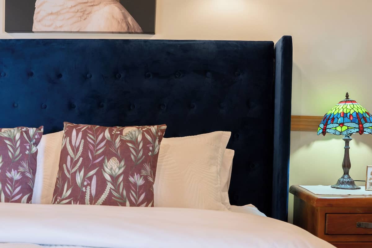 Cockatoo Room | Premium bedding, individually decorated, individually furnished