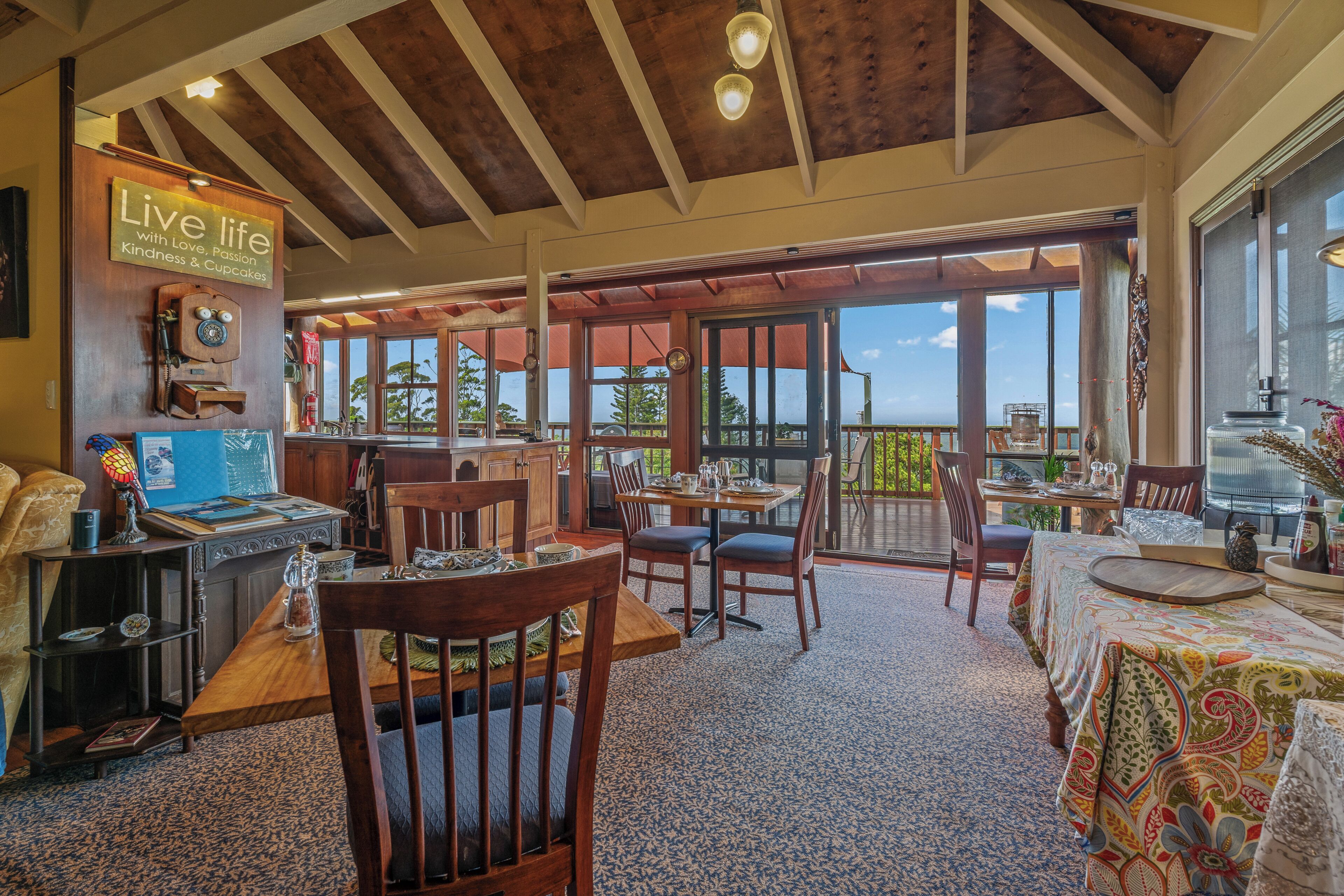 Couples’ dining