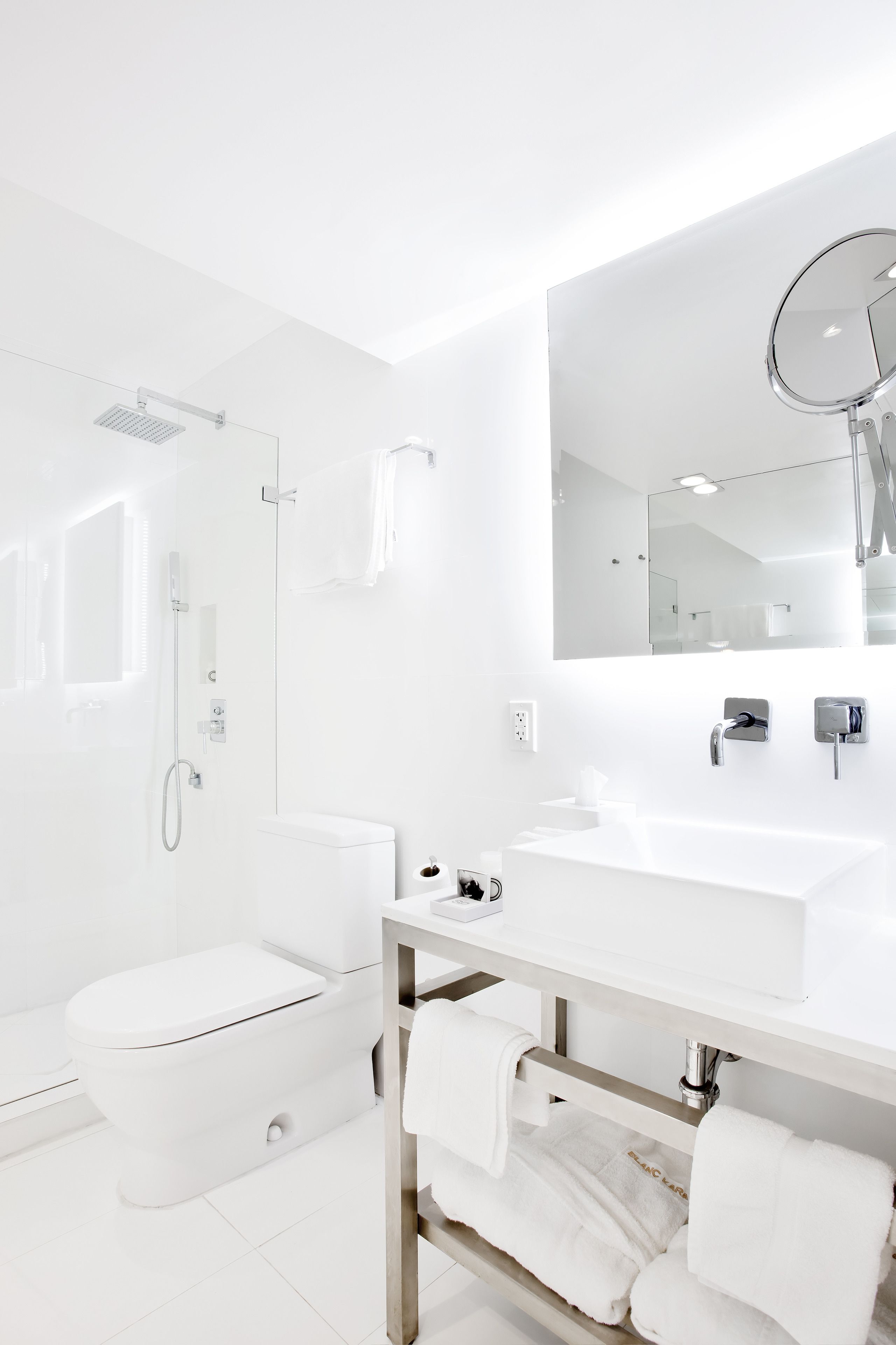 Photo - Blanc Kara- Adults Only