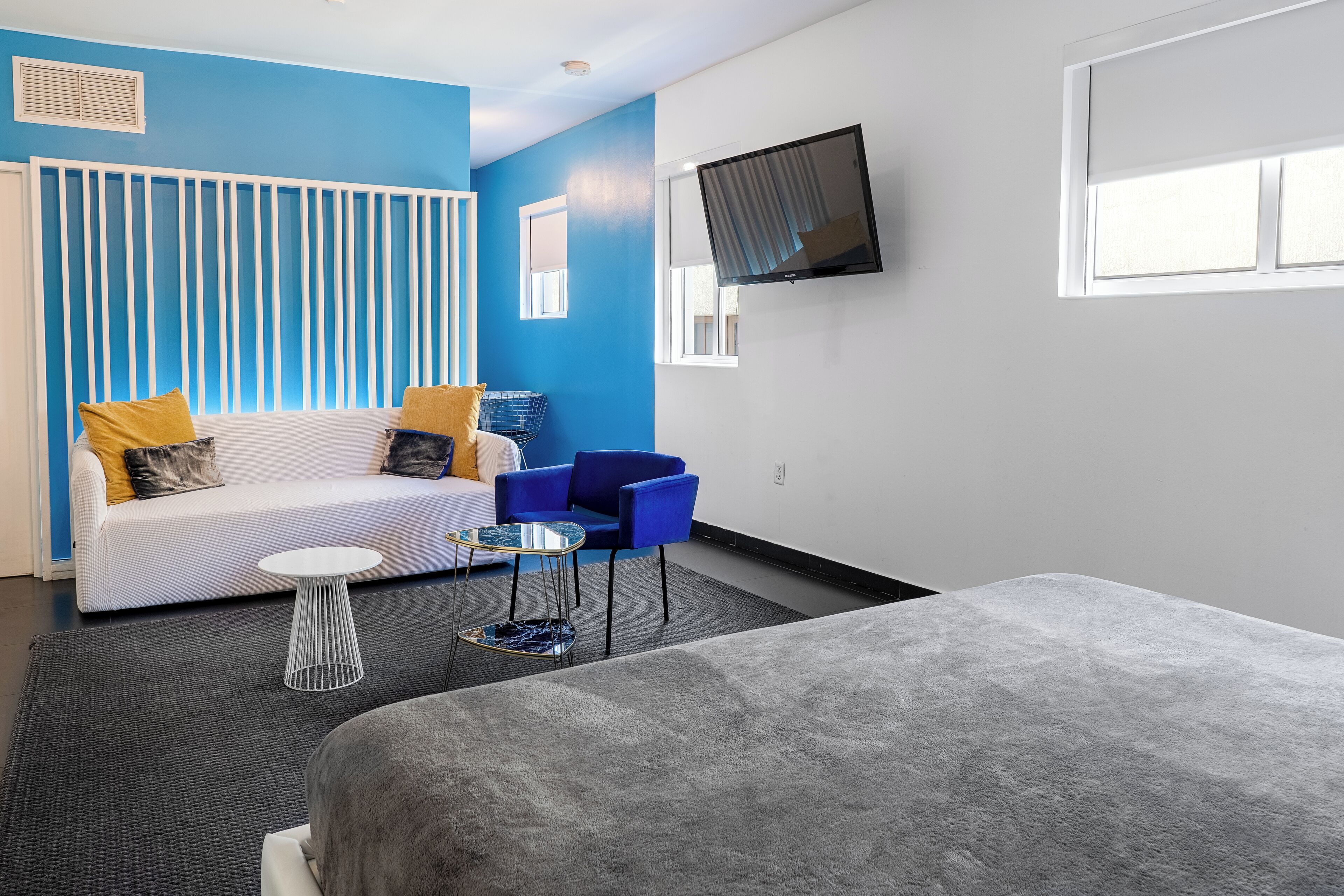 Photo - Blanc Kara- Adults Only