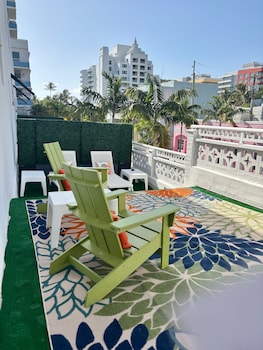 Studio Terrace | 1 bedroom, in-room safe, blackout drapes, soundproofing at Blanc Kara - Adults Only