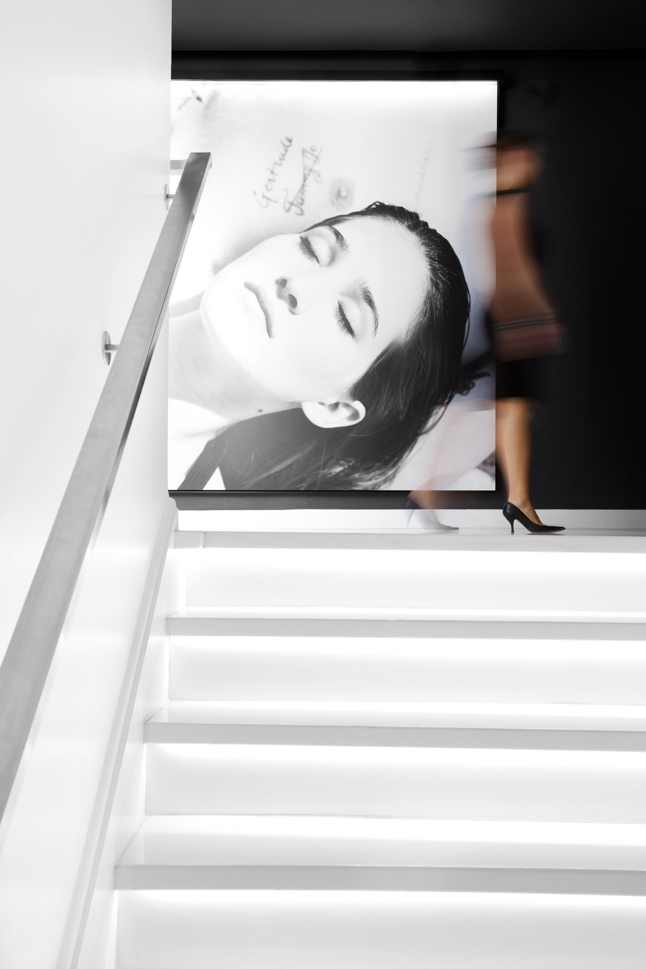 Photo - Blanc Kara- Adults Only