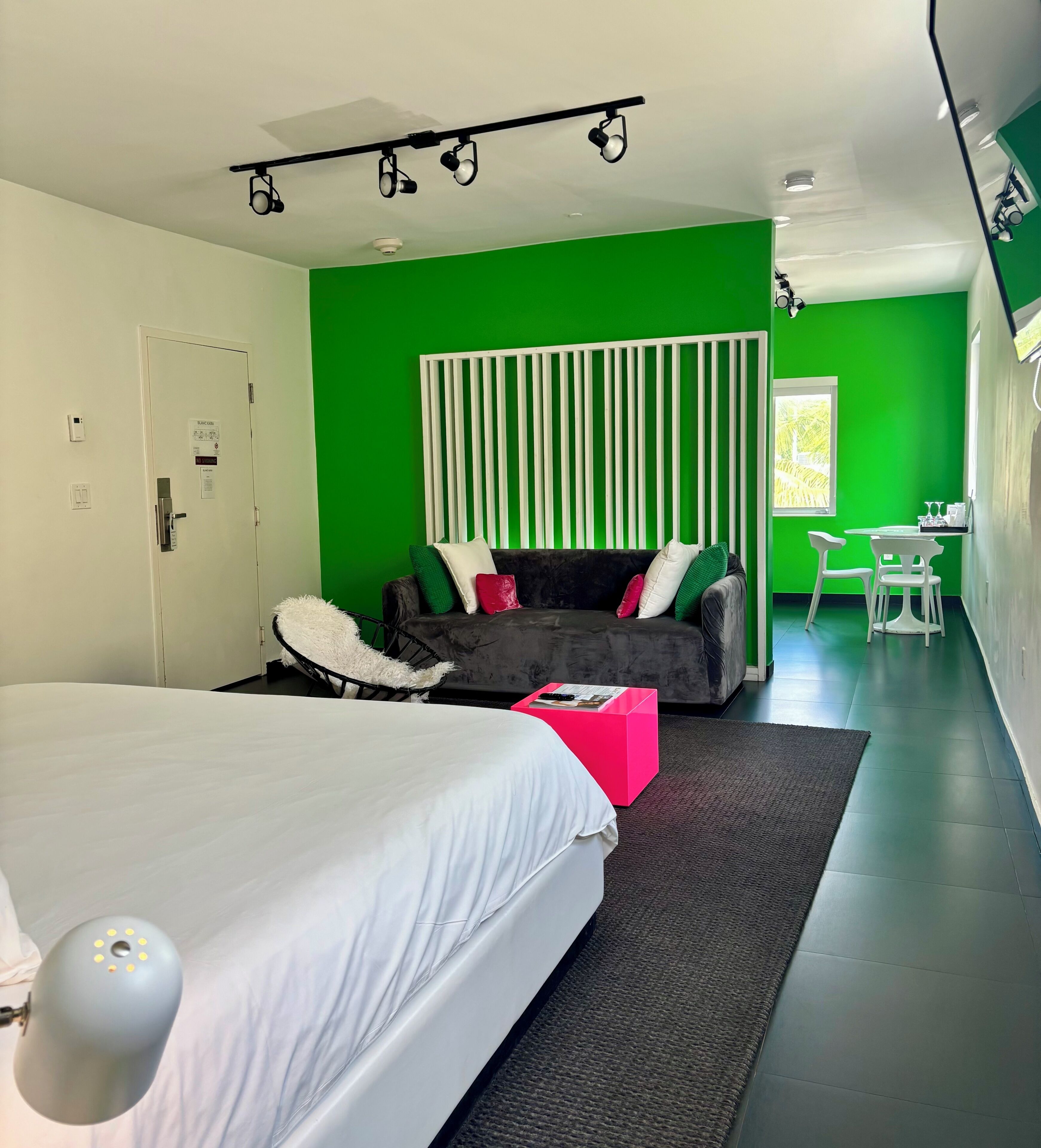Studio Large  | 1 ห้องนอน, ตู้นิรภัยในห้องพัก, ห้องพักตกแต่งอย่างมีเอกลักษณ์