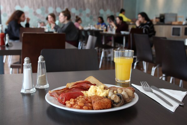 Free daily full breakfast  - Keynes College - University Of Kent (Canterbury)