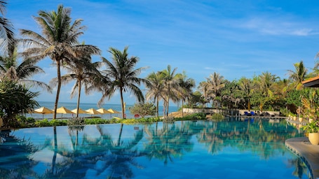3 outdoor pools, cabanas (surcharge), sun loungers