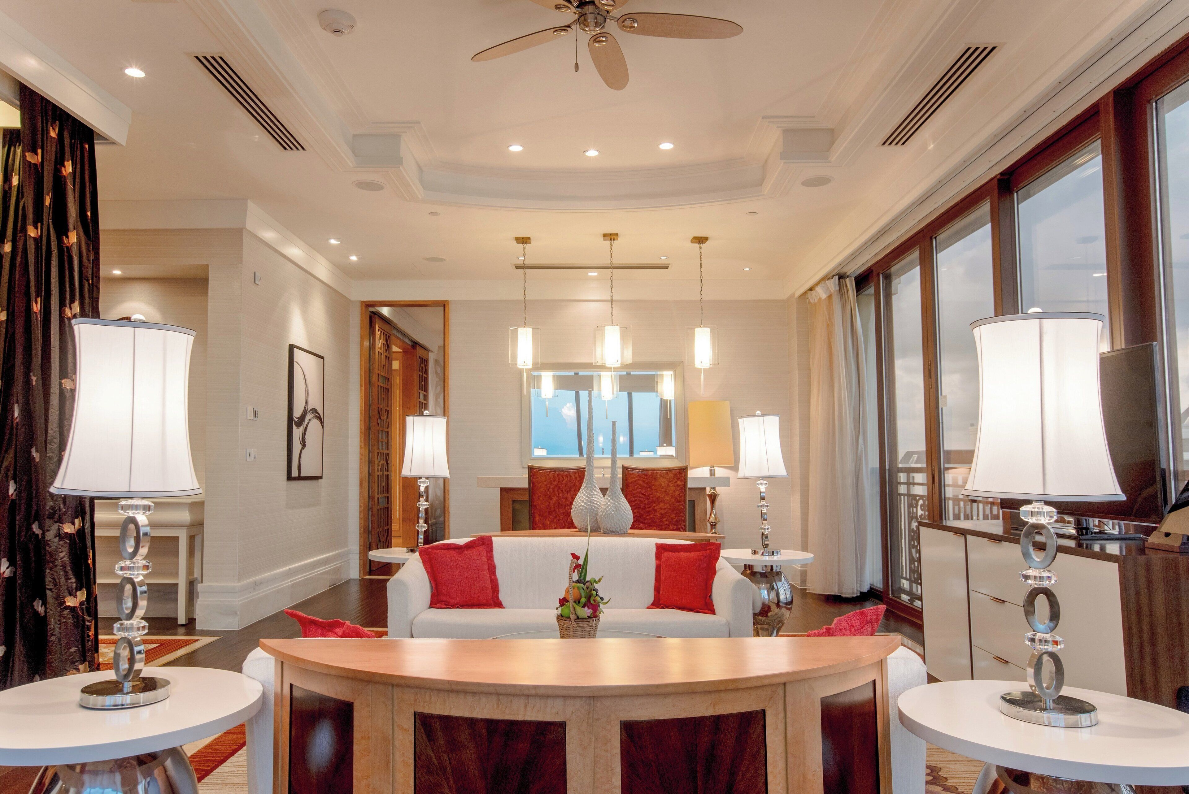 1 bedroom, down duvets, free minibar, in-room safe