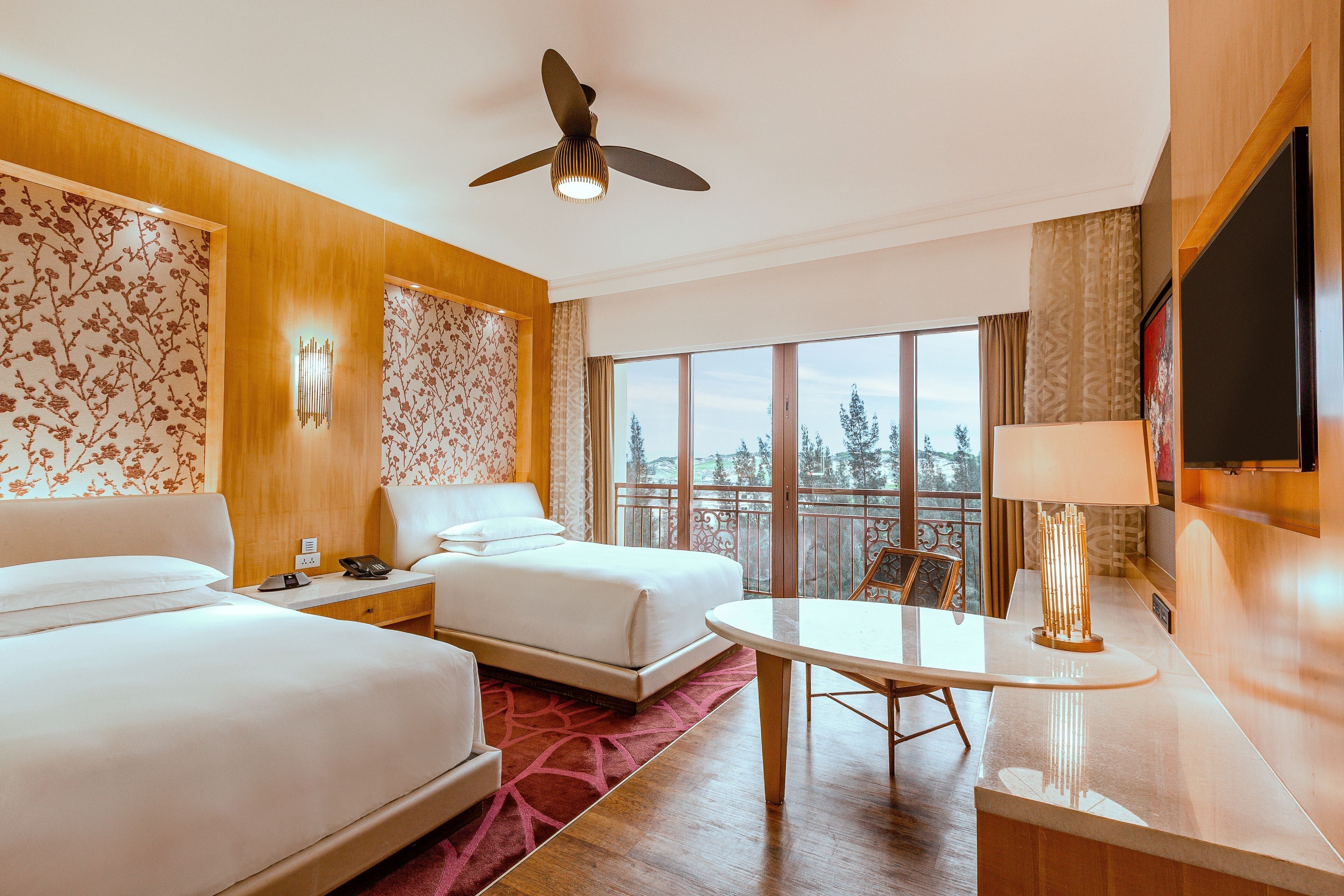 1 bedroom, down duvets, free minibar, in-room safe