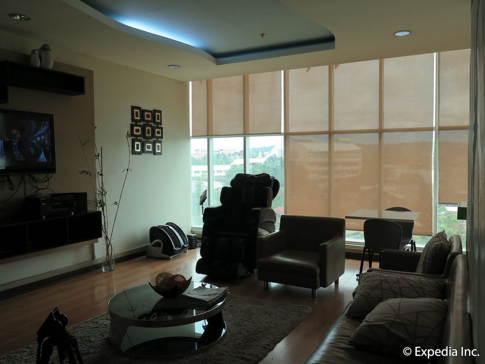 Green Windows Dormitel by null