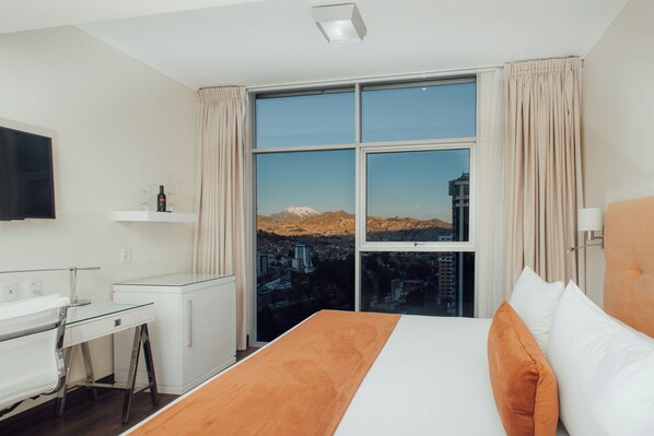 Habitación Premium, 1 cama King size, vista a la montaña | Ropa de cama de alta calidad, camas con pillow-top y minibar