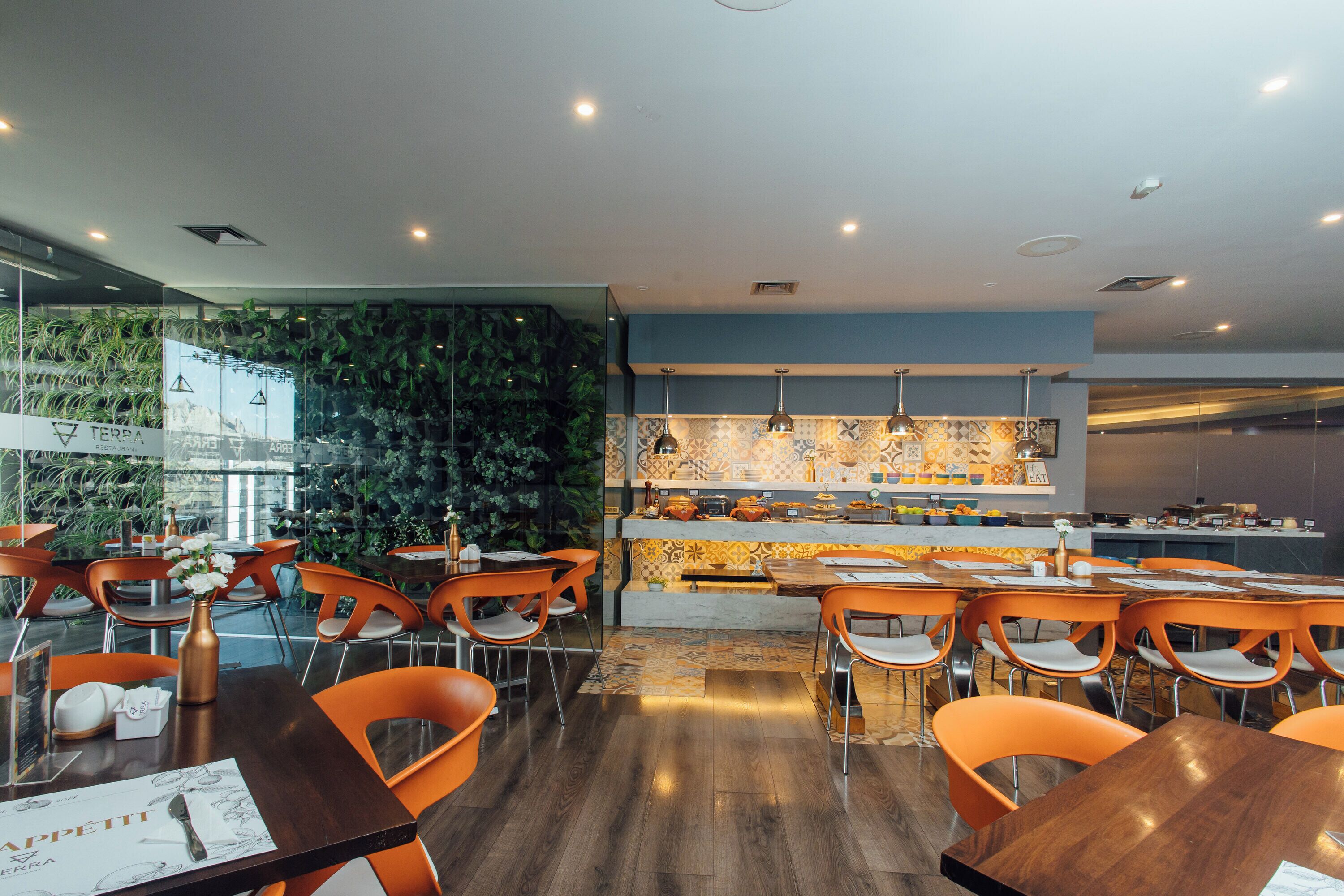 Breakfast, lunch and dinner served