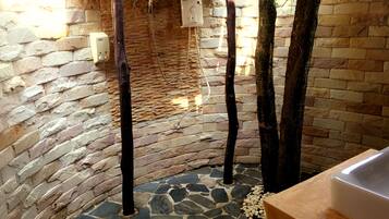 Free toiletries, towels