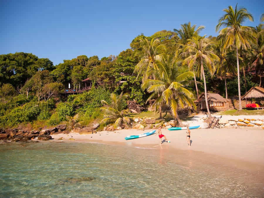 På stranden, fridykking, snorkling og kajakkpadling