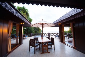 Superior House (Sunset Upper Floor) | Minibar, in-room safe, desk, rollaway beds - Koh Kood Beach Resort (Ko Kood)