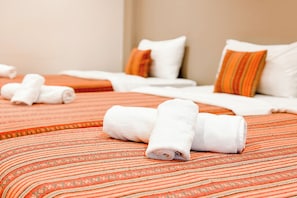 1 chambre, bureau, fer et planche à repasser, Wi-Fi gratuit