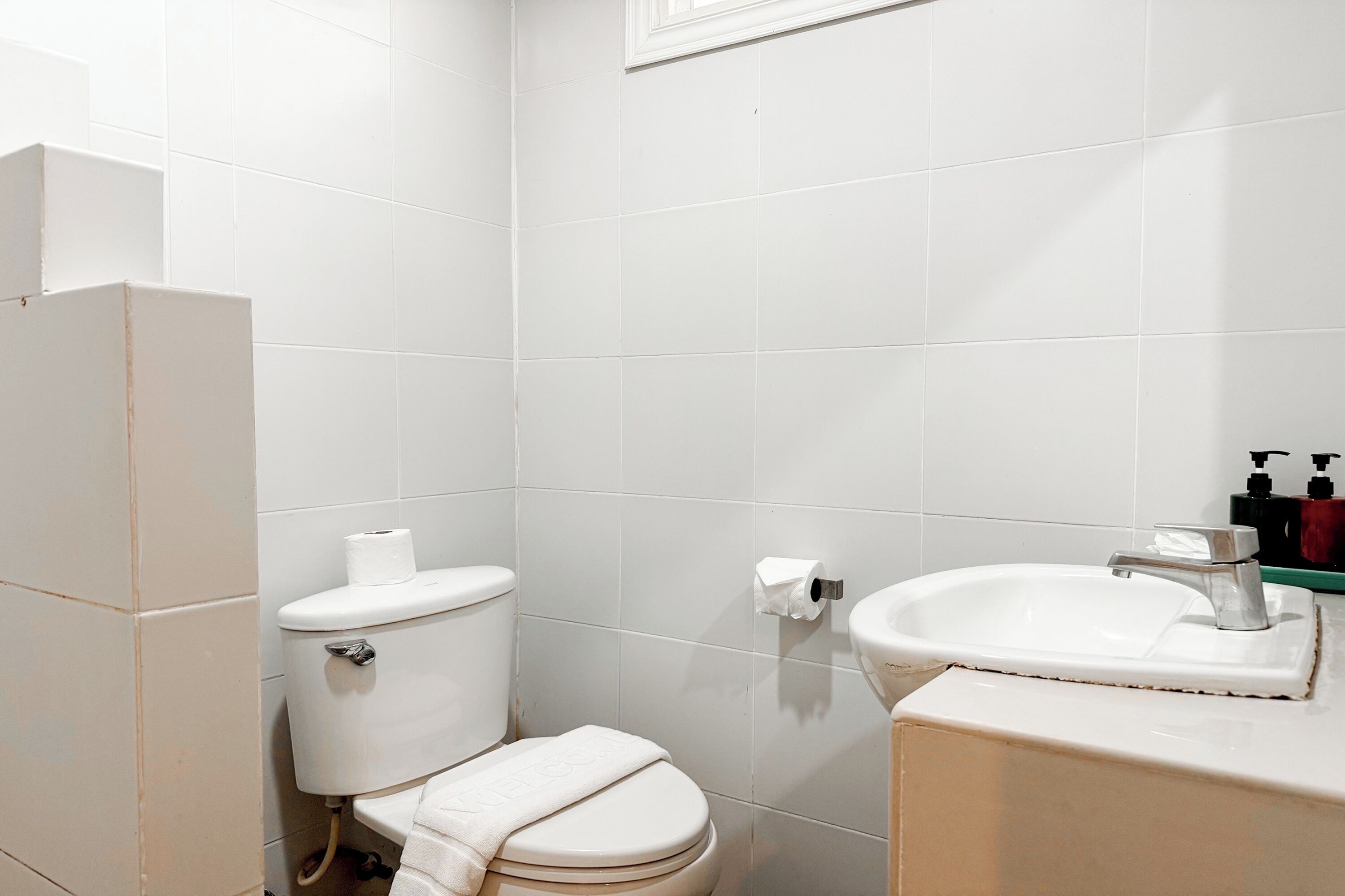 shower, free toiletries, slippers, towels