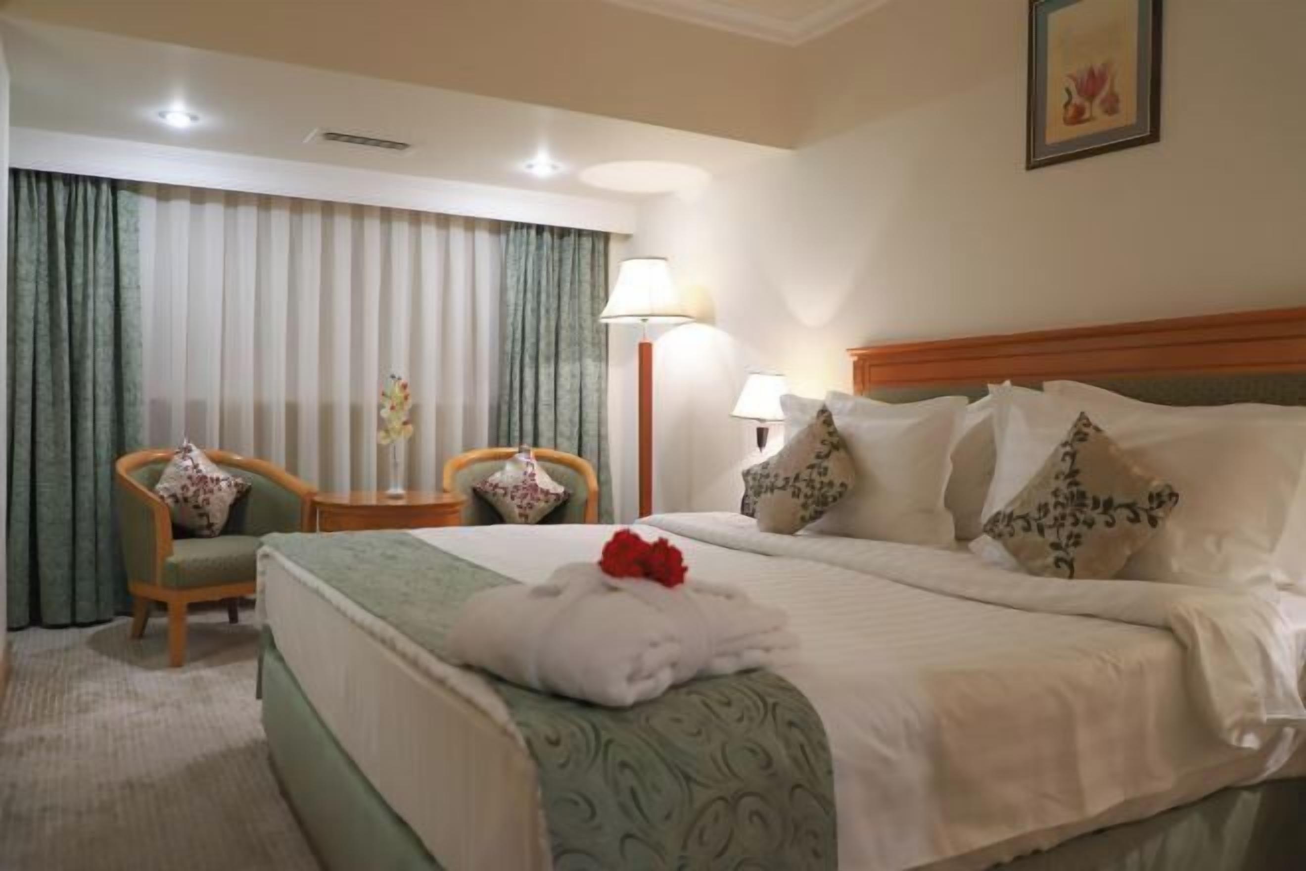 Minibar, in-room safe, soundproofing, iron/ironing board