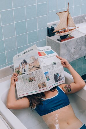 Deluxe Room | Bathroom