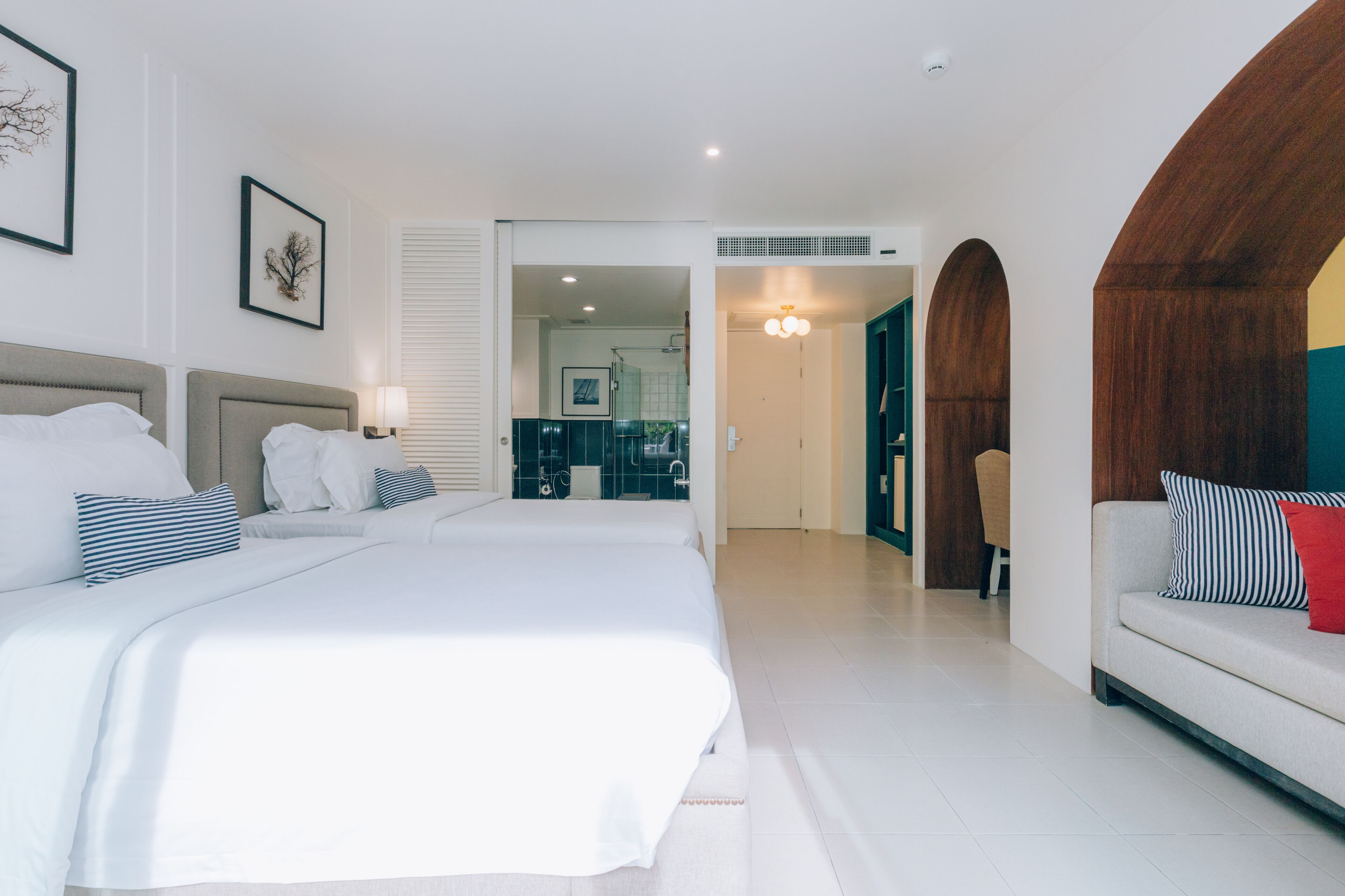 deluxe roomy | minibar, in-room safe, individually decorated, desk