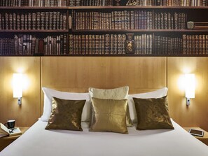 In-room safe, desk, soundproofing, iron/ironing board - ibis Barcelona Centro Sagrada Familia (Barcelona)