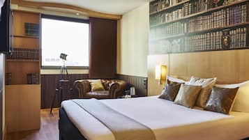 Zimmer, 1 Doppelbett | Zimmersafe, Schreibtisch, schallisolierte Zimmer, Bügeleisen/Bügelbrett