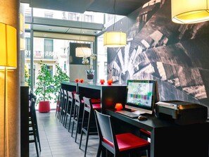 Bar (on property) - ibis Barcelona Centro Sagrada Familia (Barcelona)