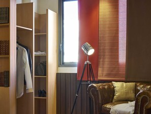 Coffres-forts dans les chambres, bureau, chambres insonorisées