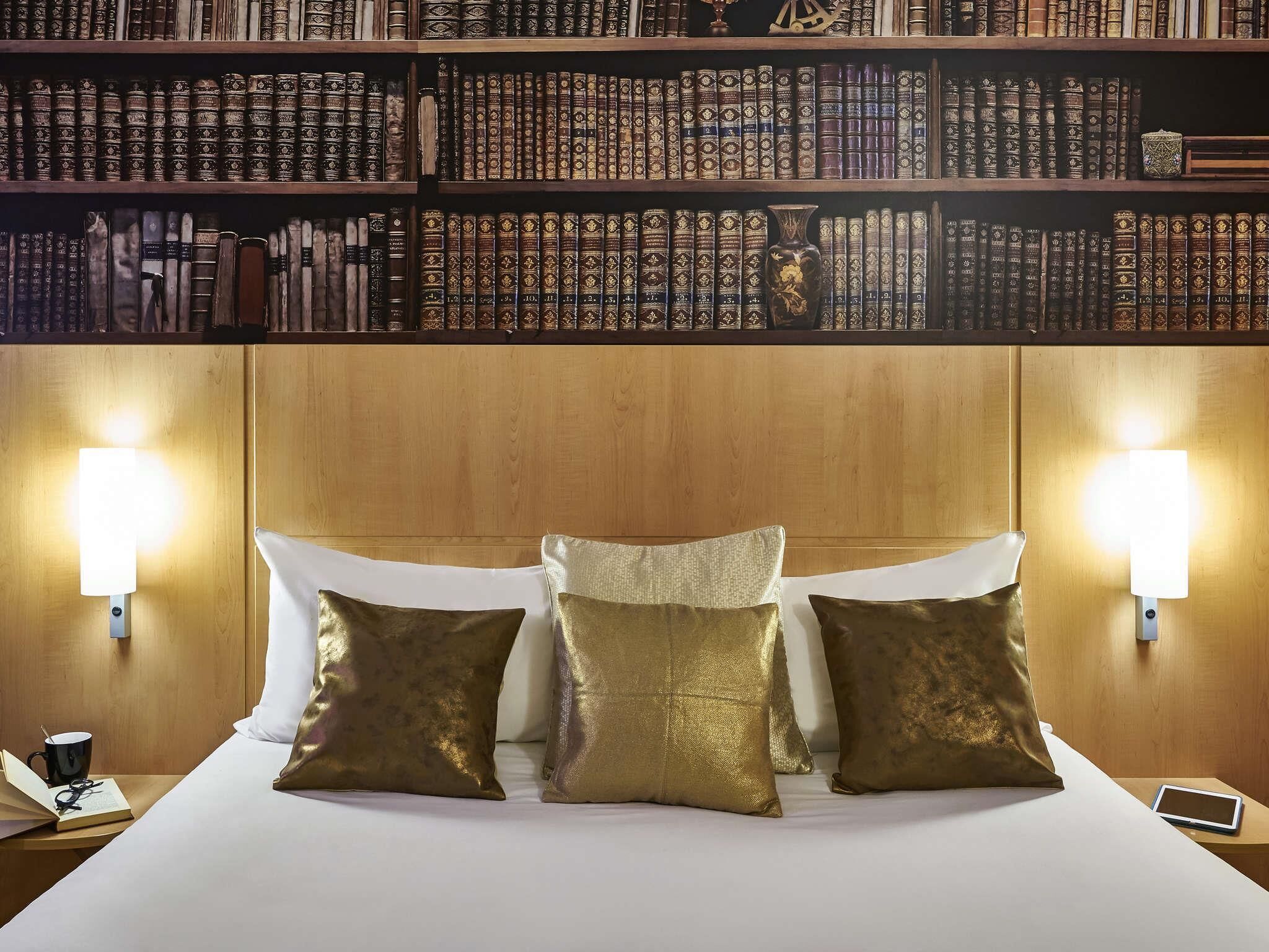 Værelse - 1 dobbeltseng | Pengeskab p å værelset, skrivebord, lydisolering, strygejern/strygebræt