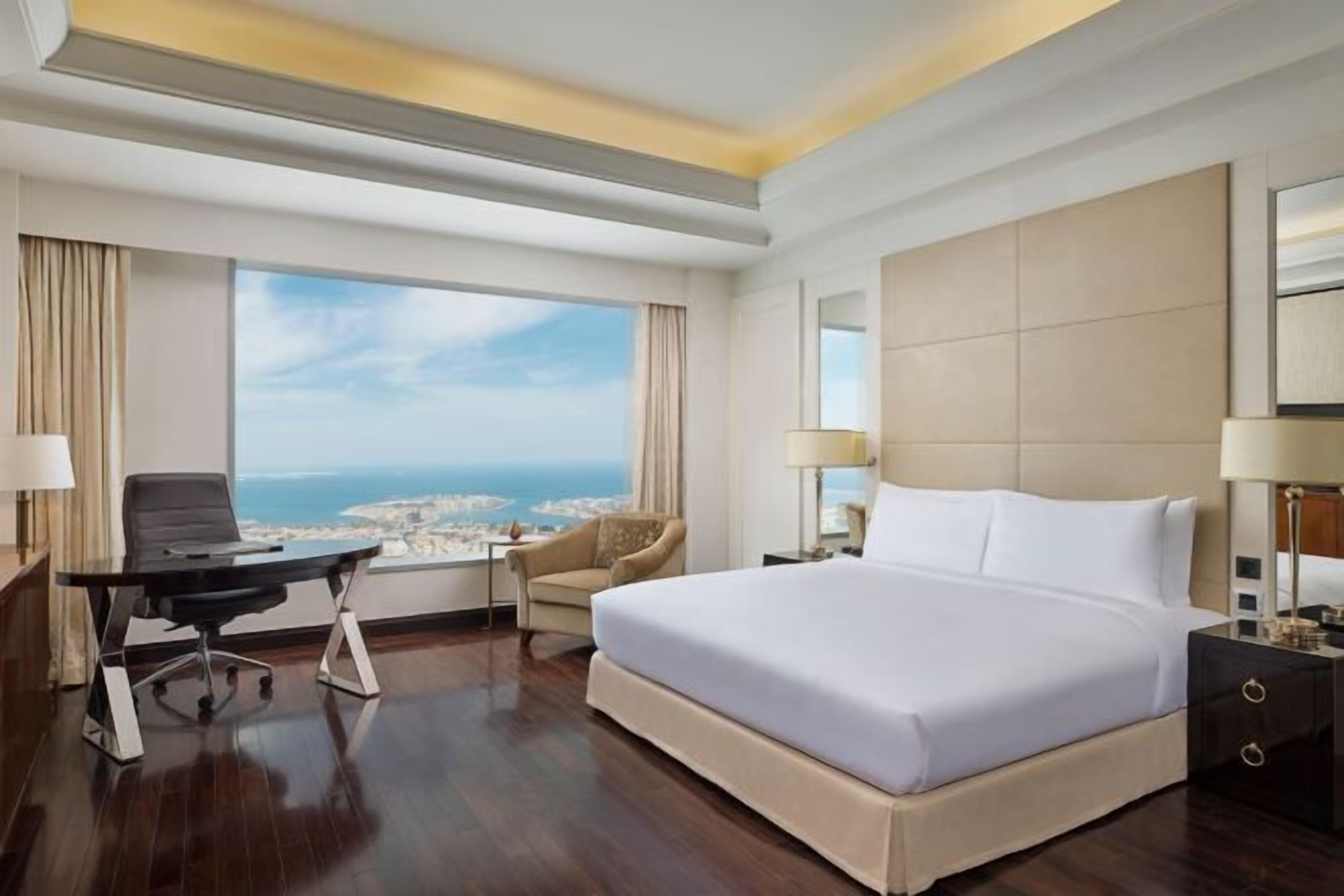 Ropa de cama de alta calidad y minibar 