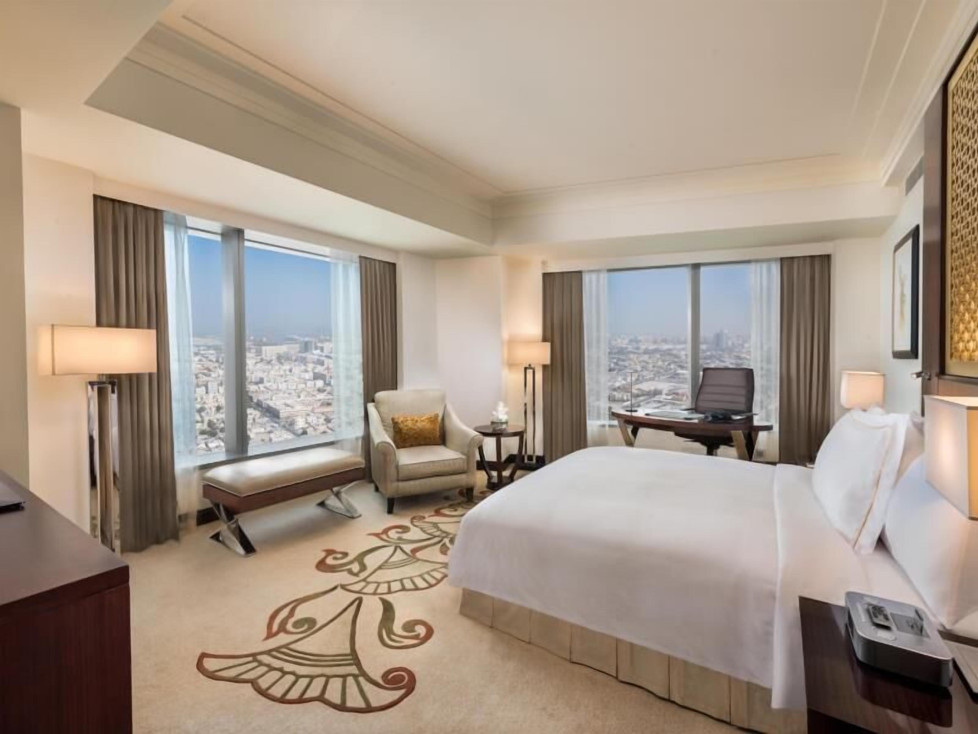 Premium bedding, minibar, in-room safe, desk