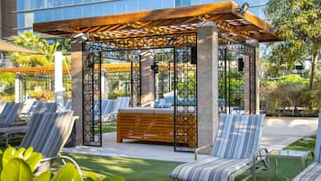 5 restauranter, frokost, lunsj og middag serveres, internasjonale retter